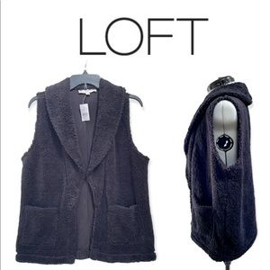 ⭐️Loft soft fuzzy open black vest